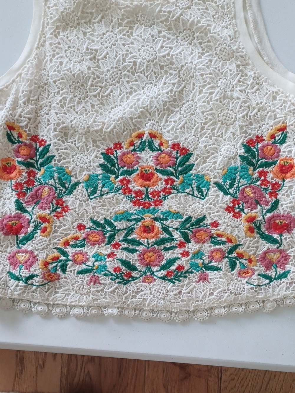 Anthropologie Maeve Cream Lace Top with Multicolor Floral Embroidery, Size S - Picture 5 of 12